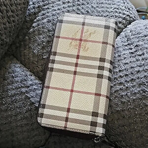 Burberry Authentic Haymarket long wallet